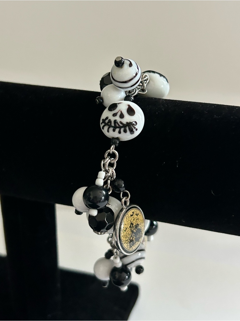 Glass Skeleton Spocky Haunted House Bead Bracelet